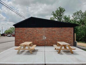 563 Sparta St-Unit -B in Spencer, TN - Building Photo - Building Photo