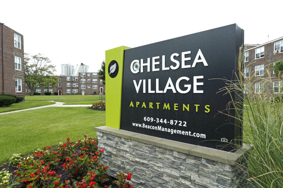 Chelsea Village in Atlantic City, NJ - Foto de edificio