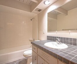 6010 SE Riverside Dr in Vancouver, WA - Building Photo - Building Photo