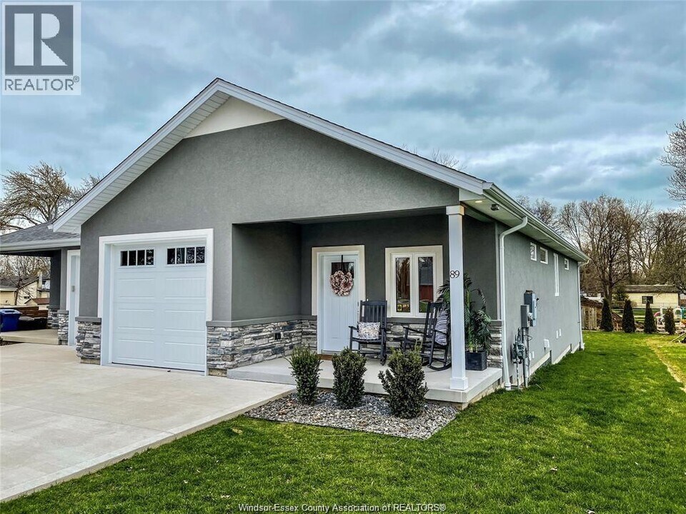 89 Draper St in Essex, ON - Building Photo