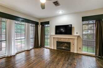 9350 Riverwalk Ln in Irving, TX - Building Photo - Building Photo