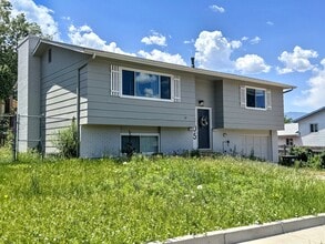 1105 Mt View Ln in Colorado Springs, CO - Building Photo - Building Photo
