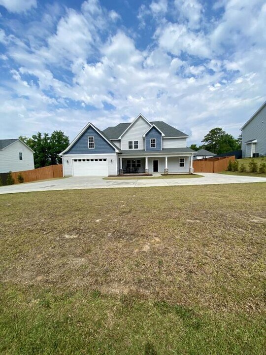 811 Townsend Rd in Raeford, NC - Building Photo