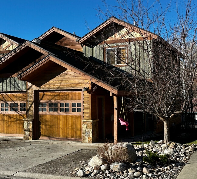 property at 3057 Aspen Leaf Way