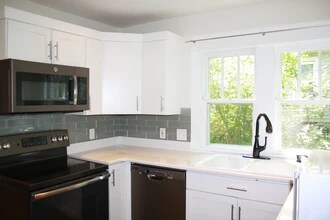 213 E Cottage Grove Ave in Bloomington, IN - Building Photo - Building Photo