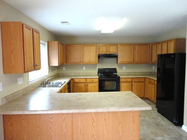 1041 Kings Mountain Ln in Gastonia, NC - Foto de edificio - Building Photo
