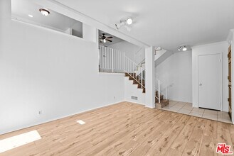 26014 Alizia Canyon Dr in Calabasas, CA - Building Photo - Building Photo