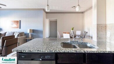 18021 Kingsland Blvd in Houston, TX - Foto de edificio - Building Photo