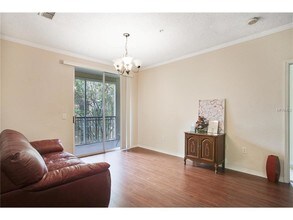 18000 Park Plaza Dr, Unit 422 in Cerritos, CA - Foto de edificio - Building Photo