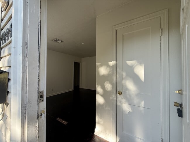 1823 N Garland St in Wichita, KS - Building Photo - Building Photo