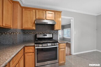 1206 105th Ave in Oakland, CA - Building Photo - Building Photo