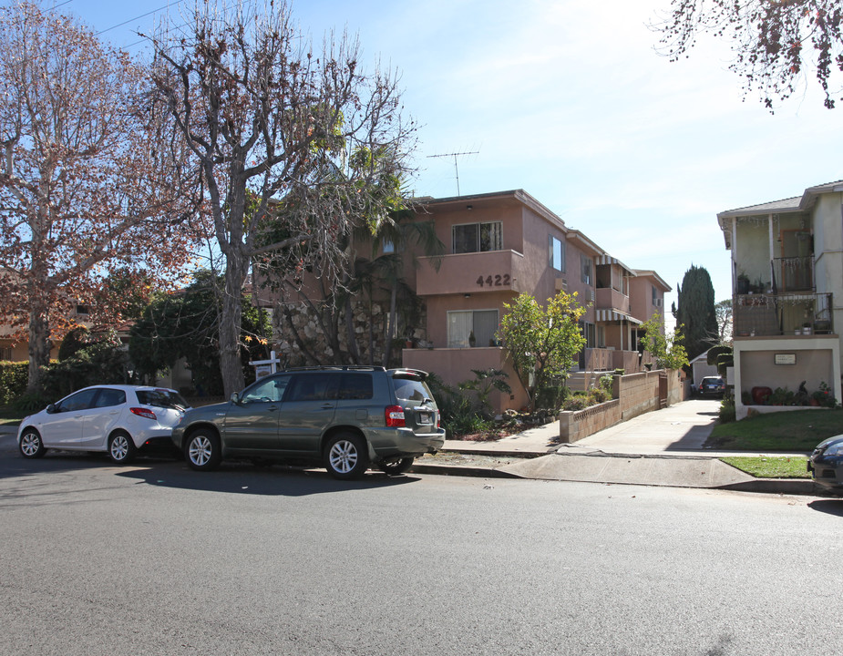 4422 Finley Ave in Los Angeles, CA - Building Photo