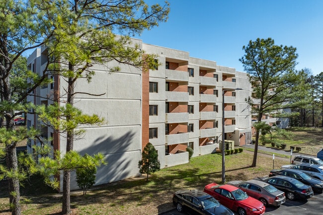 John Madison Exum Towers in Memphis, TN - Foto de edificio - Building Photo