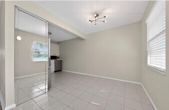 2012 Hythe A, Unit #2012 in Boca Raton, FL - Foto de edificio - Building Photo