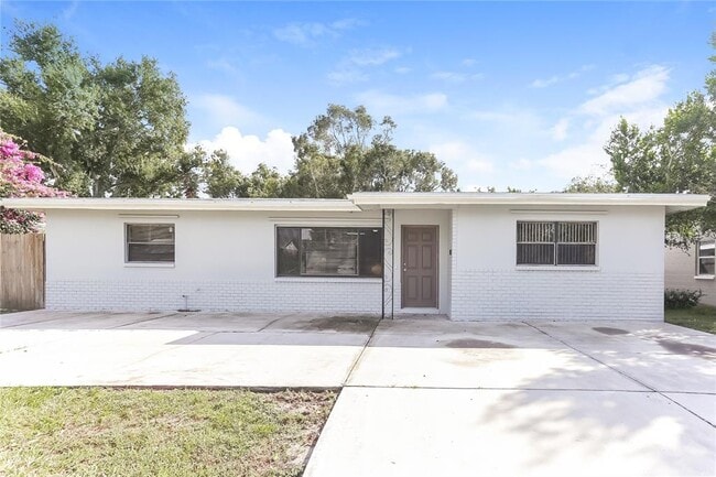 property at 911 Orangeview Dr