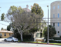 11852 Washington Pl in Mar Vista, CA - Foto de edificio - Building Photo