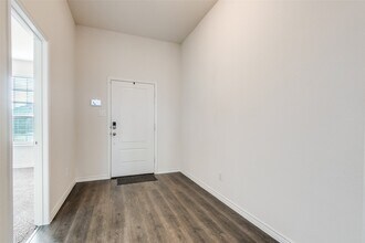 905 Philadelphia St in Fate, TX - Foto de edificio - Building Photo