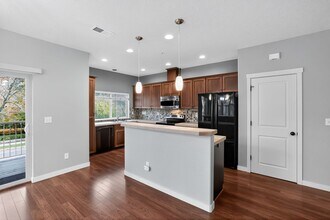 7993 NE Rockne Way in Hillsboro, OR - Building Photo - Building Photo