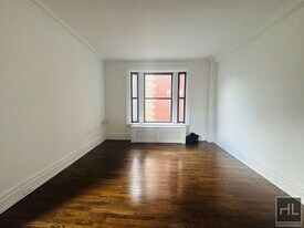 WEST 72 STREET in New York, NY - Building Photo