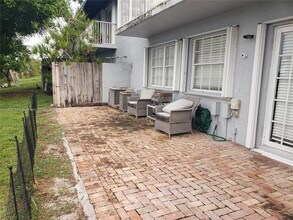 6960 NW 173rd Dr in Hialeah, FL - Building Photo - Building Photo