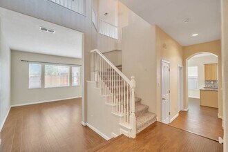 9261 Herbon Way in Elk Grove, CA - Building Photo - Building Photo