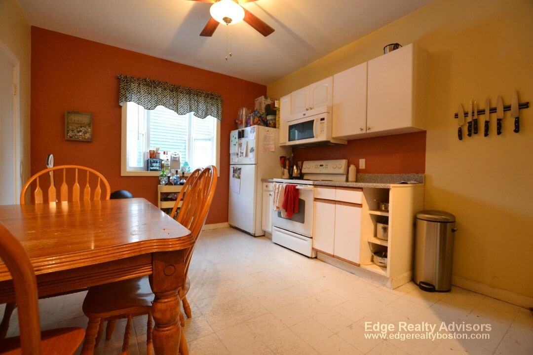 29 Justin Rd in Boston, MA - Building Photo