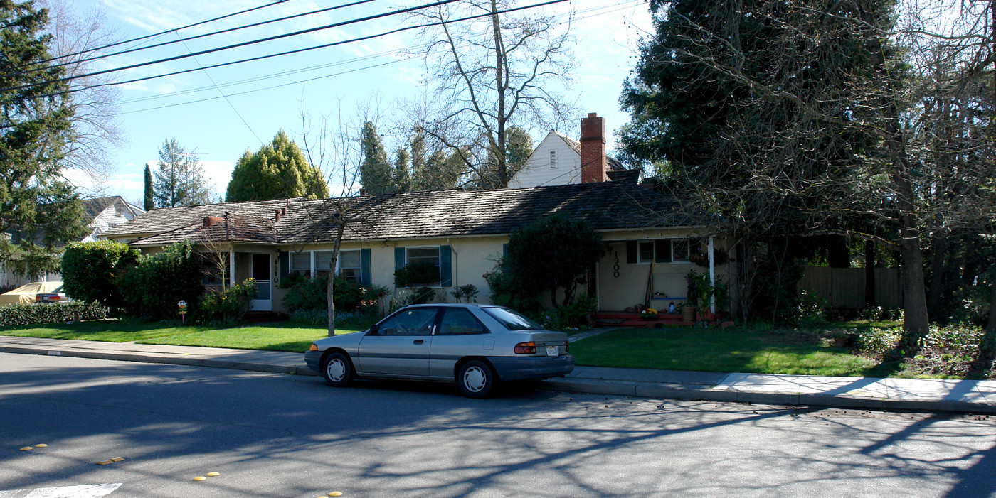 1900 Montecito Ave in Santa Rosa, CA - Building Photo