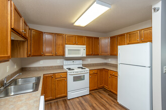 Eastern Hills Apartments in Sioux Falls, SD - Building Photo - Building Photo