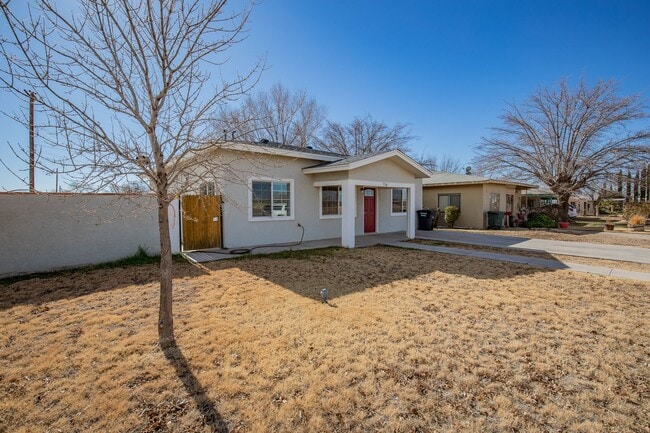 716 Indian Wells Rd in Alamogordo, NM - Building Photo - Building Photo