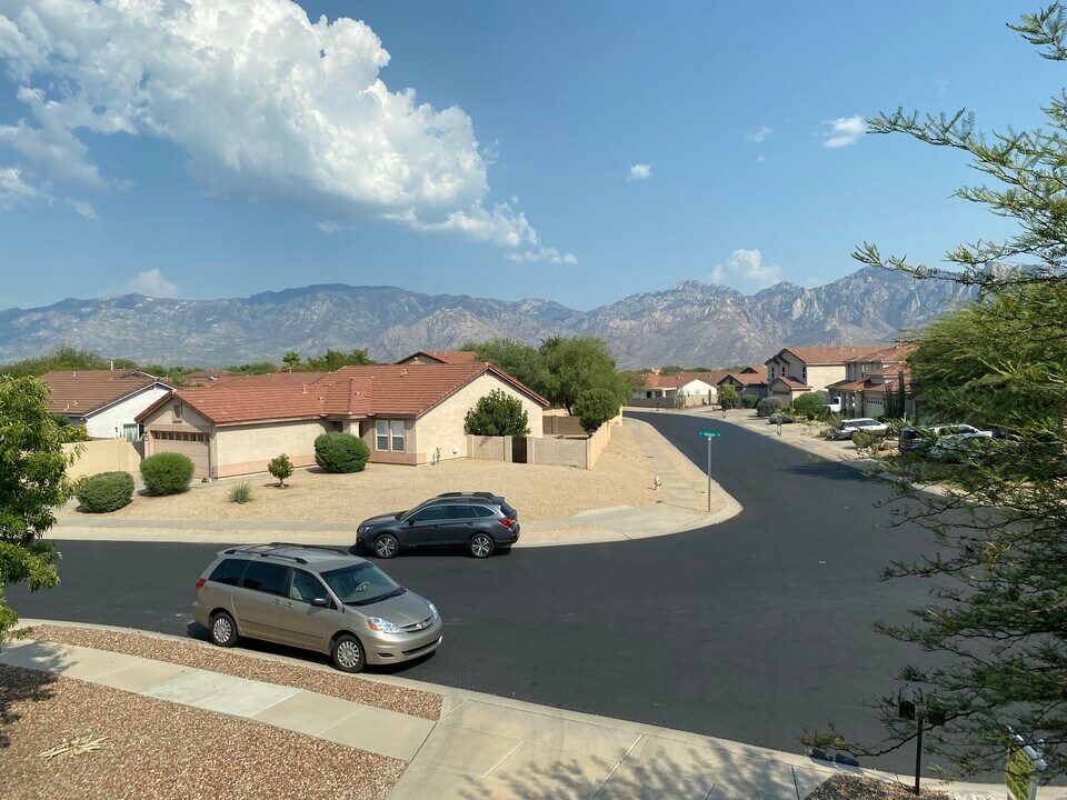 13127 N Deergrass Dr in Oro Valley, AZ - Building Photo