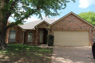 2305 Hickory Leaf Ln in Flower Mound, TX - Building Photo