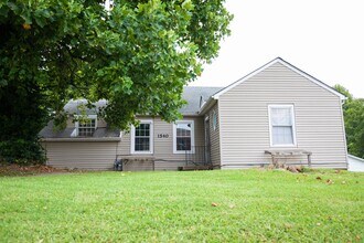 1540 Independence St in Cape Girardeau, MO - Building Photo - Building Photo