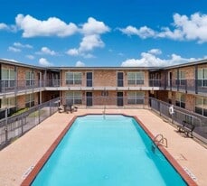 The Reserve at White Oak in Houston, TX - Building Photo