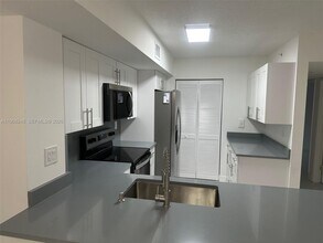 2600 S University Dr in Fort Lauderdale, FL - Building Photo - Building Photo