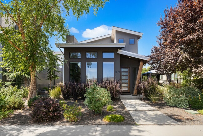 property at 3077 S Old Hickory Way