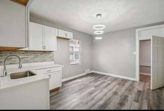 1329 W 71st St in Chicago, IL - Building Photo - Building Photo