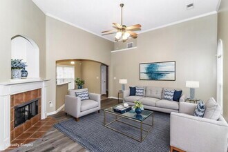 2680 Bending Elm Dr, Unit 137 in Memphis, TN - Foto de edificio - Building Photo