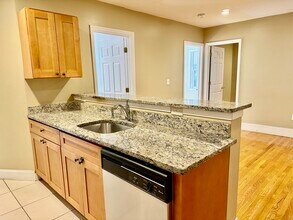 328 St Paul St in Brookline, MA - Building Photo - Building Photo