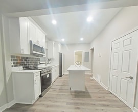 249 Laurel Ave SW in Atlanta, GA - Building Photo - Building Photo