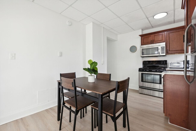 111 East Ave in Rochester, NY - Building Photo - Building Photo