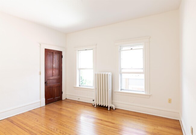 7 Fletcher Pl in Burlington, VT - Building Photo - Building Photo