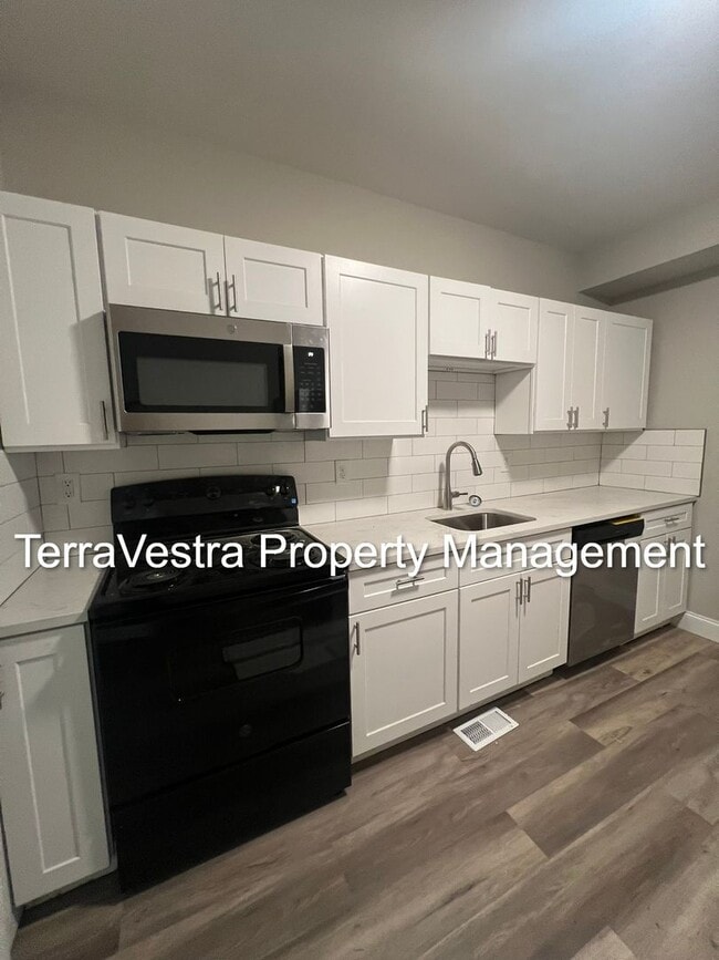 property at 713 N 3rd St