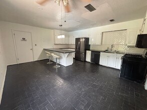 1008 Francais Dr in Shreveport, LA - Building Photo - Building Photo