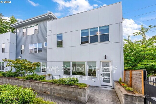 207-219 N Holland St in Portland, OR - Building Photo - Building Photo