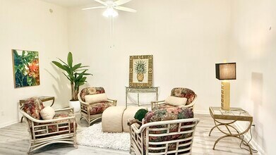 2861 Livingston Ln in West Palm Beach, FL - Foto de edificio - Building Photo