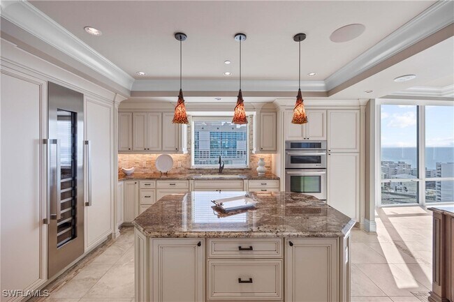 property at 3991 Gulf Shore Blvd N