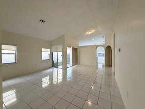 9934 NW 30th St in Doral, FL - Building Photo - Building Photo