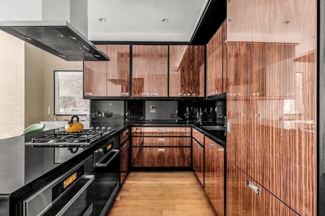 157 W 57th St in New York, NY - Building Photo - Building Photo