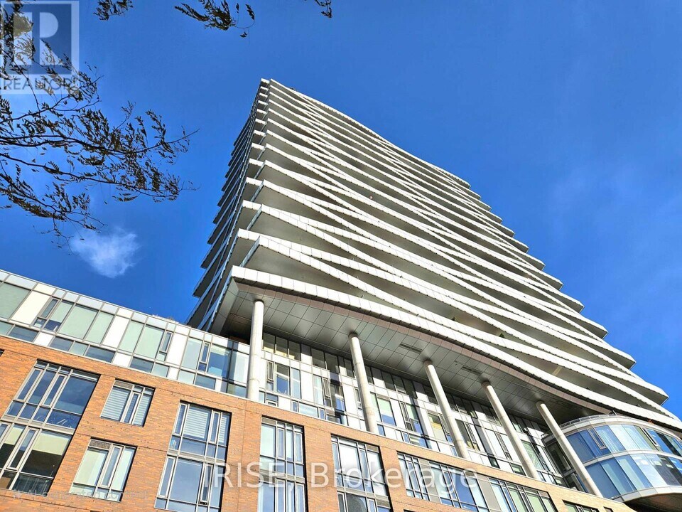 1 Market St. in Toronto, ON - Building Photo