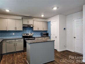 2109 Allium Dr in Charlotte, NC - Building Photo - Building Photo